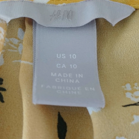 H&M Ladies Floral Design Light Shirt - Picture 3 of 9